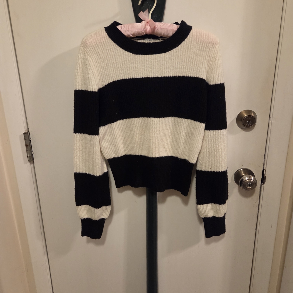American Eagle Outfitters Black and White Striped Sweater